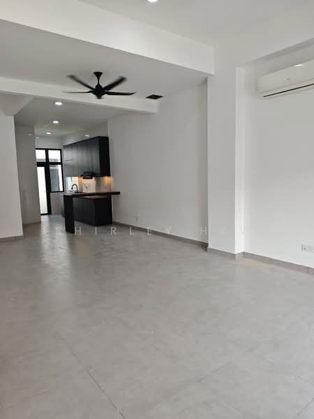 Rumah Teres 2 Tingkat untuk Disewa di Taman Mount Austin (Tebrau) - Shirley Haw - Kitchen - PropertyGuru.com.my