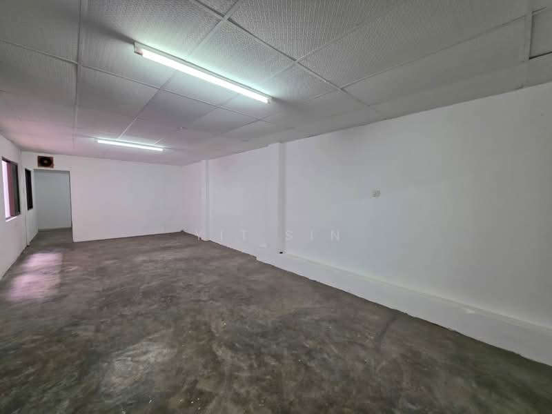 Shop / Office for Rent in Taman Kulai (Kulai) - Yit Sin - Interior - PropertyGuru.com.my