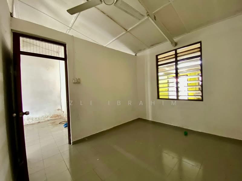 Rumah Teres 1 Tingkat untuk Dijual di Taman Lembah Mewah (Kajang) - Azli Ibrahim - Interior - PropertyGuru.com.my