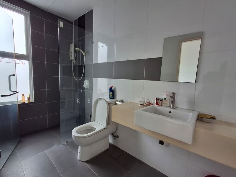 Kondominium untuk Dijual di Royal Domain Sri Putramas 2 - Ken Liew - Bathroom - PropertyGuru.com.my