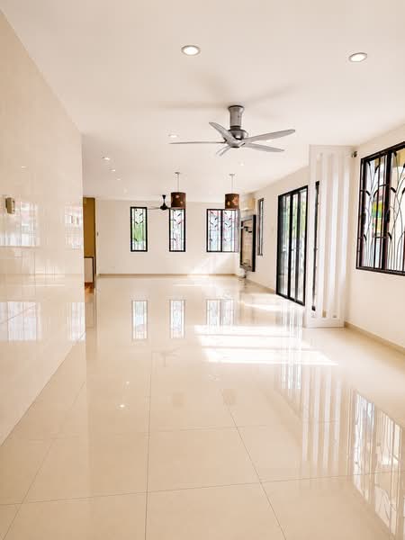 Bungalow for Sale in Taman Aman Perdana (Kapar) - Louis . - Living Room - PropertyGuru.com.my