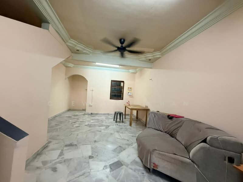 2-storey Terraced House for Rent in Skudai (Johor) - Chew Yun Chan - Living Room - PropertyGuru.com.my