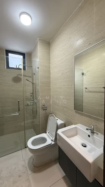 Servis Apartment untuk Dijual di Crescent Bay Suites (Teluk Bayu) - Amir Raziq - Bathroom - PropertyGuru.com.my