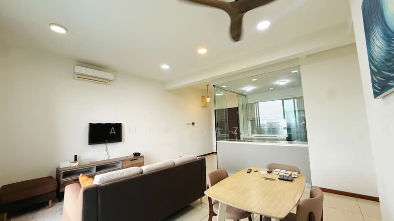 Servis Apartment untuk Dijual di Crescent Bay Suites (Teluk Bayu) - Amir Raziq - Living Room - PropertyGuru.com.my