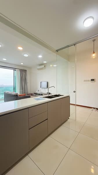 Servis Apartment untuk Dijual di Crescent Bay Suites (Teluk Bayu) - Amir Raziq - Living Room - PropertyGuru.com.my