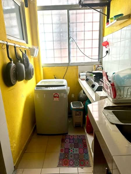 Apartment for Sale at Sri Raya Apartment - Azli Ibrahim - Kitchen - PropertyGuru.com.my