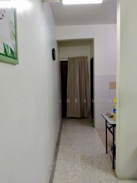 Apartment for Sale at Sri Raya Apartment - Azli Ibrahim - Corridor - PropertyGuru.com.my