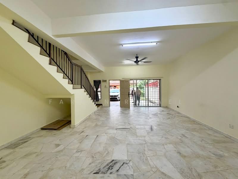 Terraced House for Sale in Taman Tun Perak (Rawang) - Farhan Rafael - Living Room - PropertyGuru.com.my