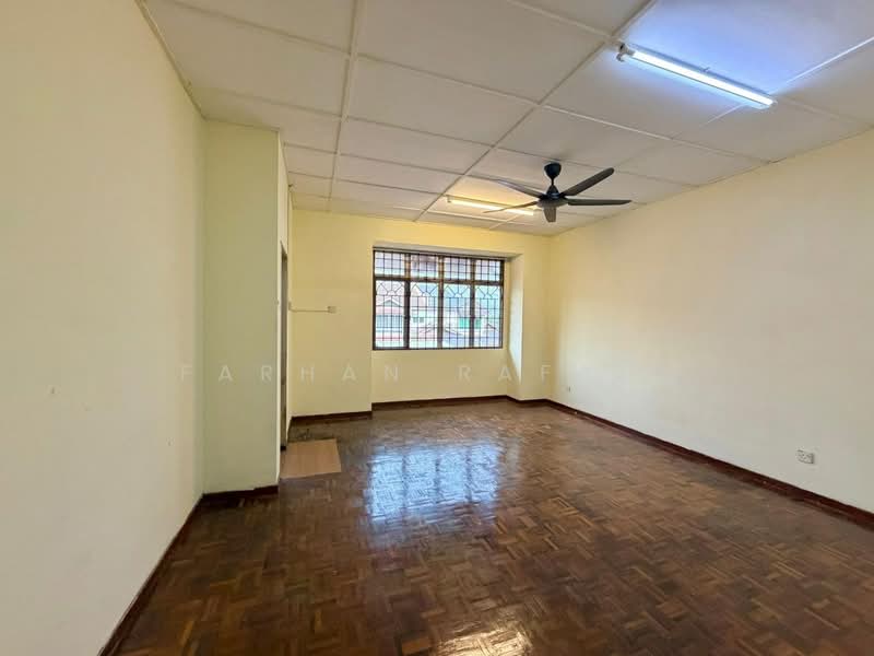 Terraced House for Sale in Taman Tun Perak (Rawang) - Farhan Rafael - Living Room - PropertyGuru.com.my