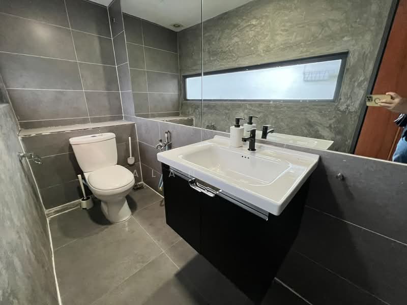 Servis Apartment untuk Disewa di Empire Damansara - Alan Tai - Bathroom - PropertyGuru.com.my