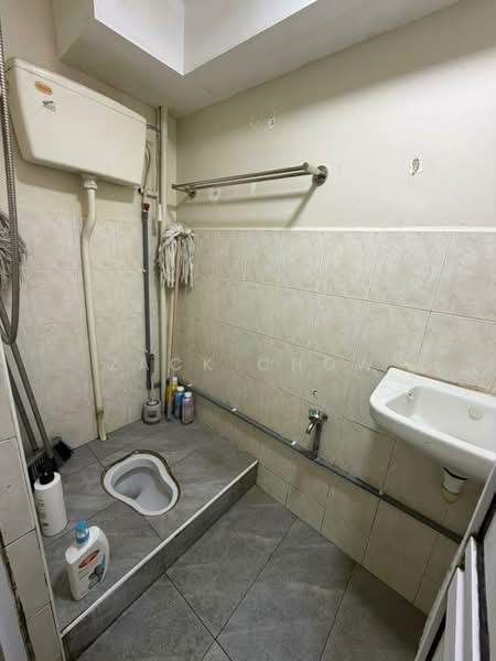 Rumah Teres 2 Tingkat untuk Dijual di Taman Molek (Johor Bahru) - Zack Chow - Bathroom - PropertyGuru.com.my