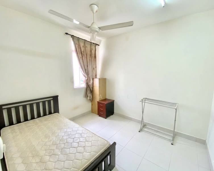 Pangsapuri untuk Dijual di D'Cerrum Apartment - Aida Ali - Bedroom - PropertyGuru.com.my