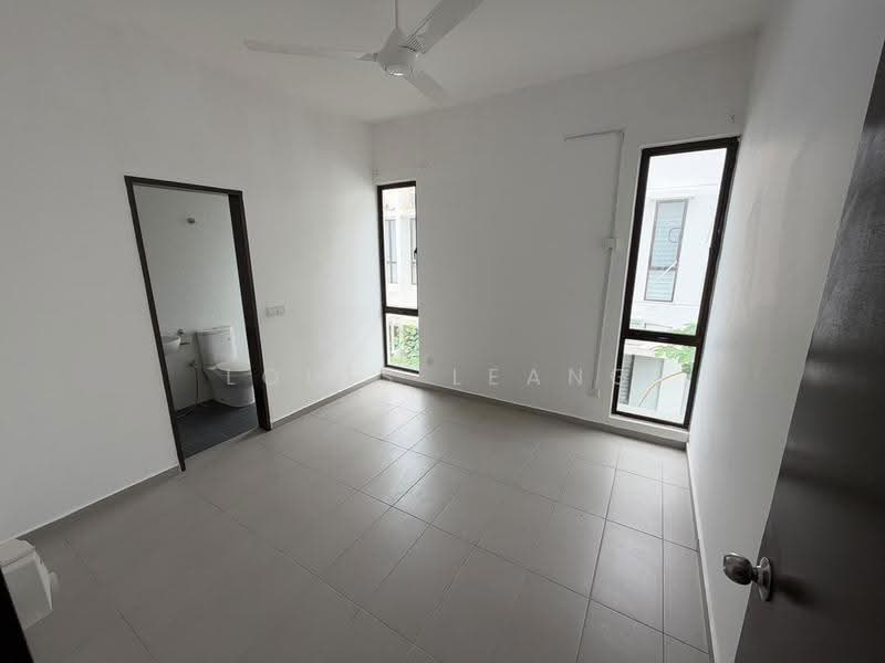 Semi-Detached House for Sale in Setia Ecohill (Semenyih) - Louis Leang - Bathroom - PropertyGuru.com.my