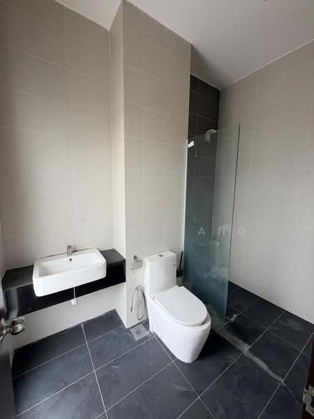 Semi-Detached House for Sale in Setia Ecohill (Semenyih) - Louis Leang - Bathroom - PropertyGuru.com.my