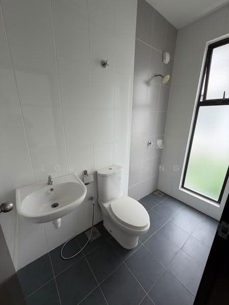 Semi-Detached House for Sale in Setia Ecohill (Semenyih) - Louis Leang - Bathroom - PropertyGuru.com.my