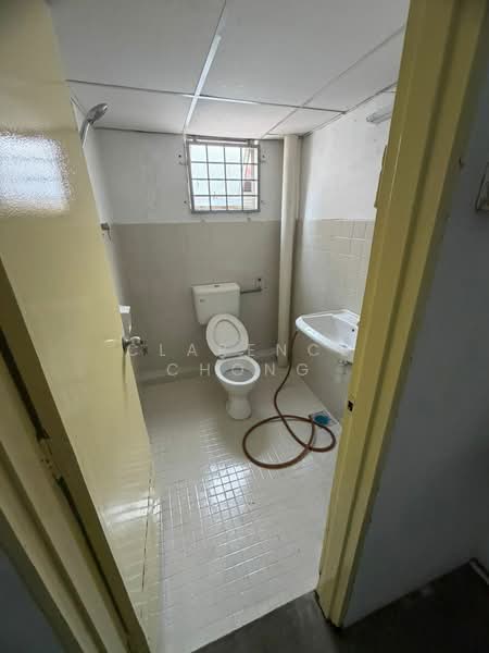 Factory for Sale in Bukit Jalil (Kuala Lumpur) - Clarence Chong - Bathroom - PropertyGuru.com.my