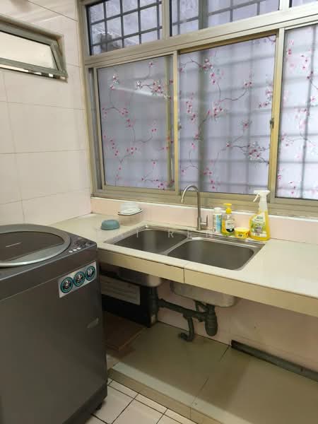 Apartment for Sale at Suria Kipark Damansara - Kai Ren - Kitchen - PropertyGuru.com.my