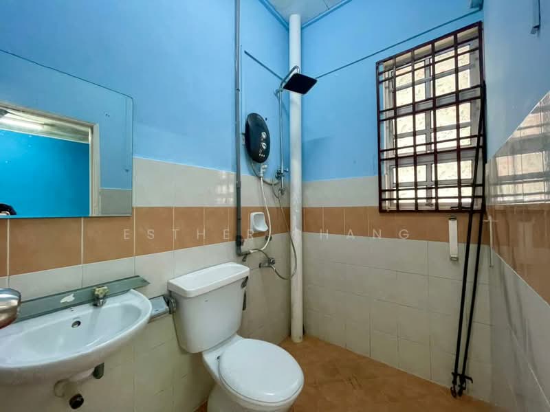 Rumah Teres 2 Tingkat untuk Dijual di Taman Pulai Jaya (Kulai) - Esther Chang - Bathroom - PropertyGuru.com.my