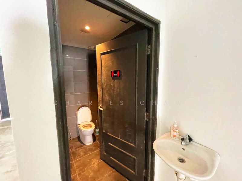 Kedai untuk Disewa di George Town (Penang) - Charles Chaw - Bathroom - PropertyGuru.com.my