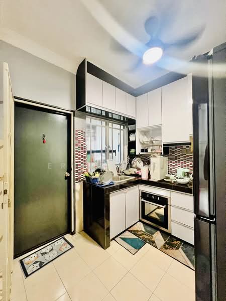 Townhouse for Sale in Sungai Buloh (Selangor) - Erin Yusof - Kitchen - PropertyGuru.com.my