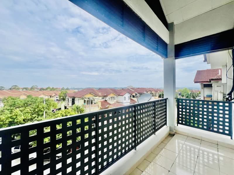 Townhouse for Sale in Sungai Buloh (Selangor) - Erin Yusof - Balcony - PropertyGuru.com.my