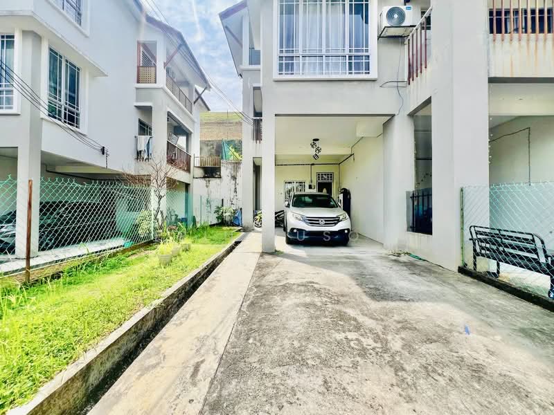 Townhouse for Sale in Sungai Buloh (Selangor) - Erin Yusof - PropertyGuru.com.my