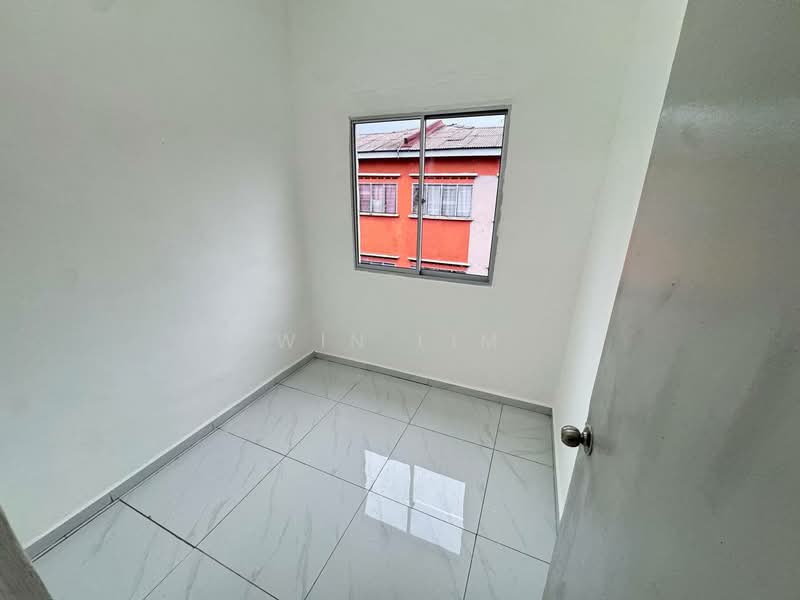 Flat for Sale at Taman Pulai Utama - Win Lim - Interior - PropertyGuru.com.my
