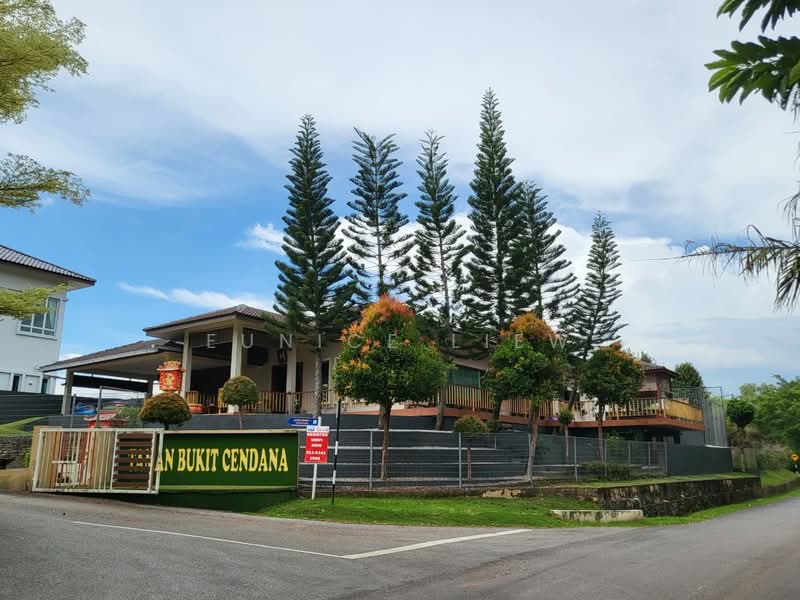 Bungalow for Sale in Kampung Pasir Panjang (Pasir Panjang) - Eunice Liew - PropertyGuru.com.my