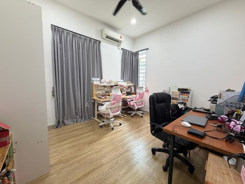 Semi-Detached House for Sale in Bandar Putra (Kulai) - Agnes . - PropertyGuru.com.my
