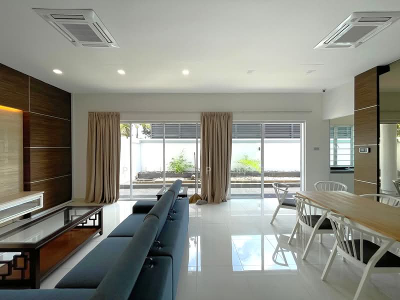Rumah Banglo untuk Dijual di Country Heights (Kajang) - Philip Ng - Living Room - PropertyGuru.com.my