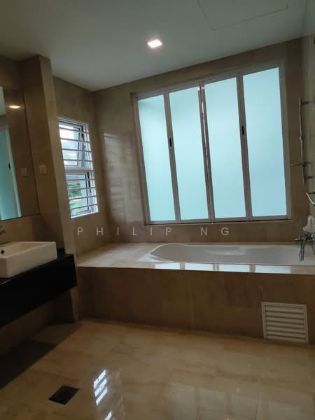 Rumah Banglo untuk Dijual di Country Heights (Kajang) - Philip Ng - Bathroom - PropertyGuru.com.my