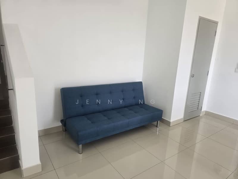 Rumah Teres 2 Tingkat untuk Disewa di Bandar Mahkota Banting (Tanjong Duabelas) - Jenny Ng - Living Room - PropertyGuru.com.my