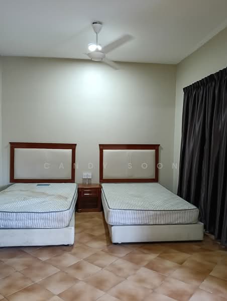 Pangsapuri untuk Dijual di Tiara Beach Resort - Candy Soon - Bedroom - PropertyGuru.com.my