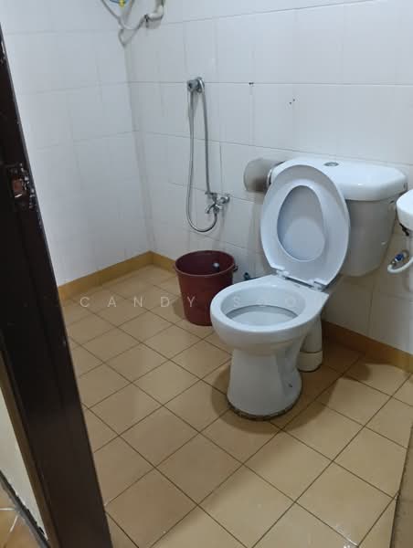 Pangsapuri untuk Dijual di Tiara Beach Resort - Candy Soon - Bathroom - PropertyGuru.com.my