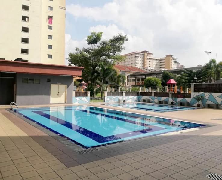 Pangsapuri untuk Dijual di Pangsapuri Permai Putera - WL Wan - Exterior - PropertyGuru.com.my