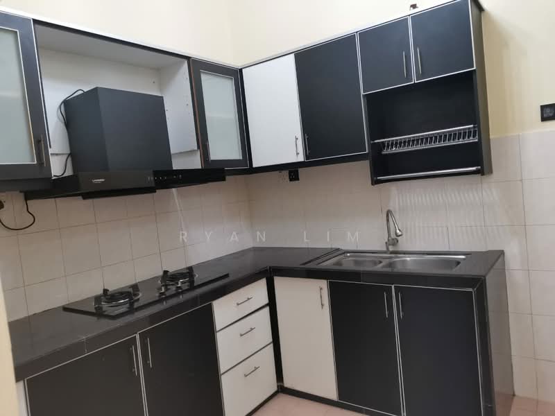 Townhouse for Sale in Batu 9 (Cheras) - Ryan Lim - Kitchen - PropertyGuru.com.my