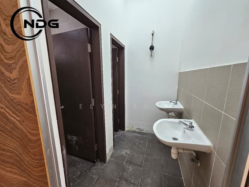 Shop / Office for Rent in Telok Panglima Garang (Selangor) - Elyn Soo - Bathroom - PropertyGuru.com.my