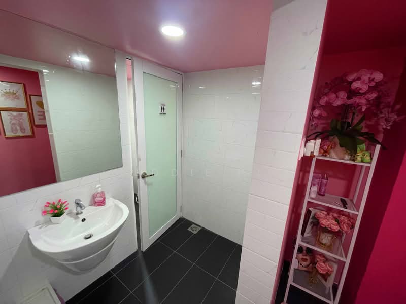 Shop / Office for Rent in Taman Tun Dr Ismail (Kuala Lumpur) - Eddie Hi - Bathroom - PropertyGuru.com.my