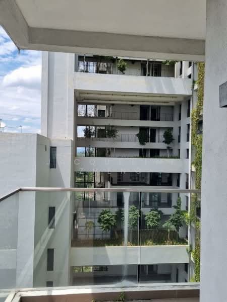 Servis Apartment untuk Dijual di Univ 360 Place - Jacqueline Zheng - L Shape Balcony - PropertyGuru.com.my