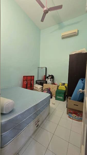 Rumah Teres 1 Tingkat untuk Dijual di Taman Seri Austin (Tebrau) - Iden Tan - Bedroom - PropertyGuru.com.my
