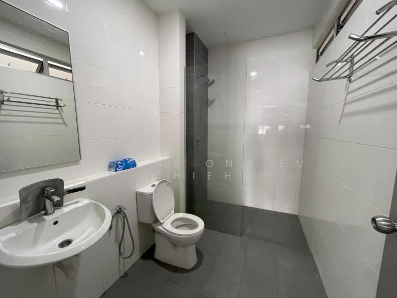 2-storey Terraced House for Rent in Kota Kemuning (Shah Alam) - Eugene Ong Eu chieh - Bathroom - PropertyGuru.com.my