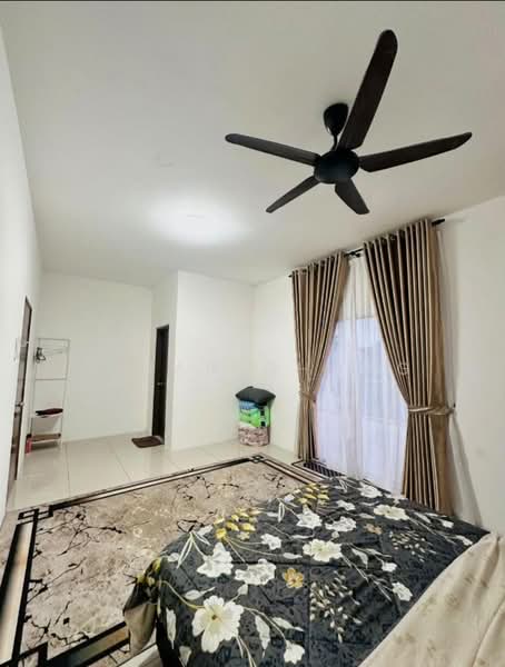 Rumah Berkembar untuk Disewa di Taman Desiran Bayu (Puchong) - Ethan Chong - Bedroom - PropertyGuru.com.my