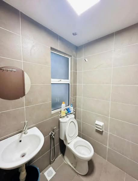 Rumah Berkembar untuk Disewa di Taman Desiran Bayu (Puchong) - Ethan Chong - Bathroom - PropertyGuru.com.my