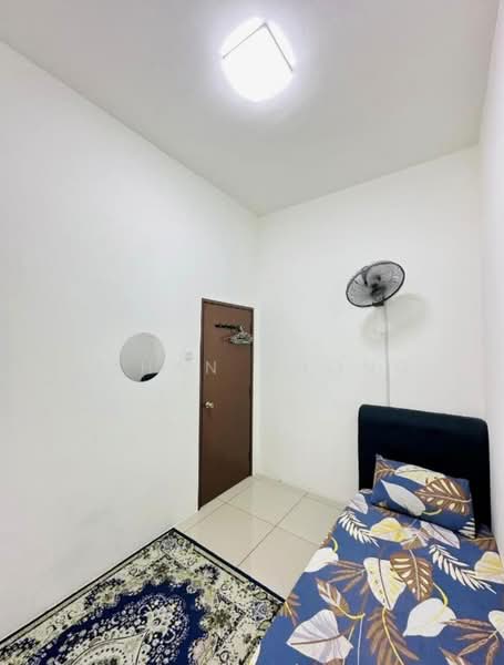 Rumah Berkembar untuk Disewa di Taman Desiran Bayu (Puchong) - Ethan Chong - Bedroom - PropertyGuru.com.my