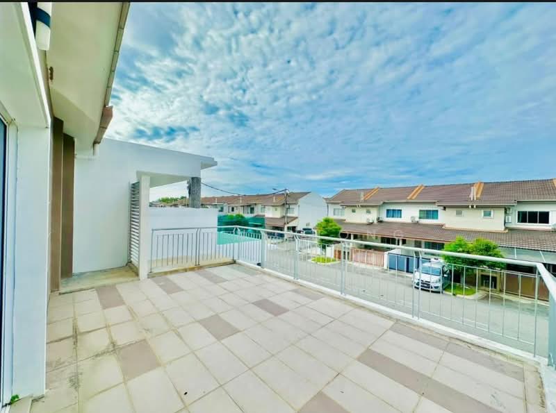Rumah Berkembar untuk Disewa di Taman Desiran Bayu (Puchong) - Ethan Chong - Exterior - PropertyGuru.com.my