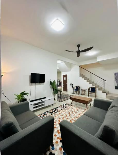 Rumah Berkembar untuk Disewa di Taman Desiran Bayu (Puchong) - Ethan Chong - Living Room - PropertyGuru.com.my