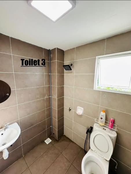 Rumah Berkembar untuk Disewa di Taman Desiran Bayu (Puchong) - Ethan Chong - Bathroom - PropertyGuru.com.my
