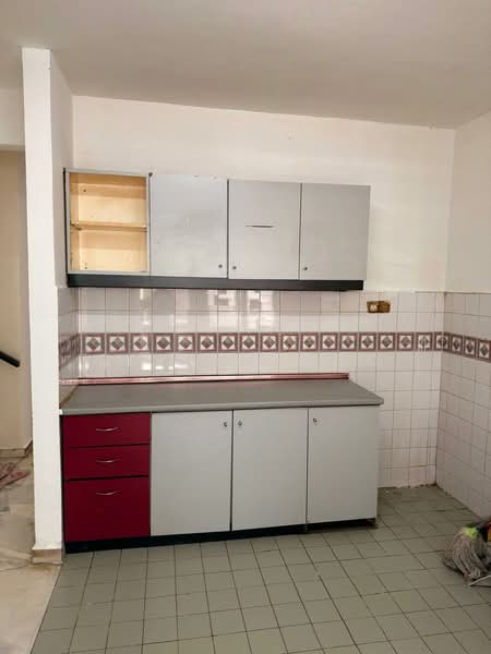 2-storey Terraced House for Sale in Bandar Kinrara Seksyen 5 (Bandar Kinrara) - Bryant Soo - Kitchen - PropertyGuru.com.my