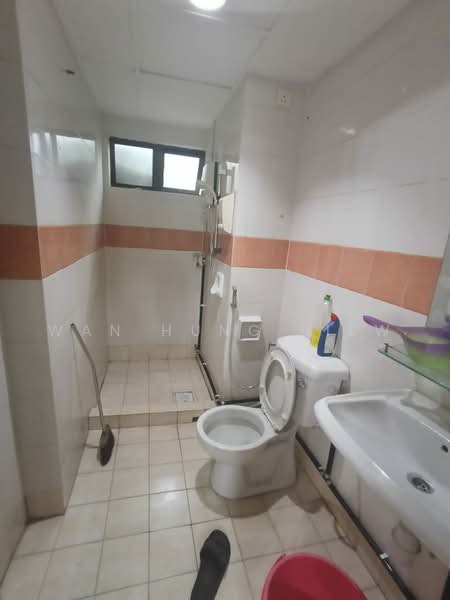 Pangsapuri untuk Disewa di Anjung Hijau (Greenfields) - Wan Hung Liew - Bathroom - PropertyGuru.com.my