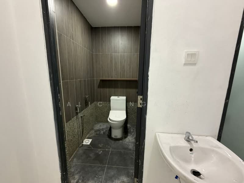 Kedai untuk Disewa di Taman Tun Dr Ismail (Kuala Lumpur) - Alice Ngan - Bathroom - PropertyGuru.com.my